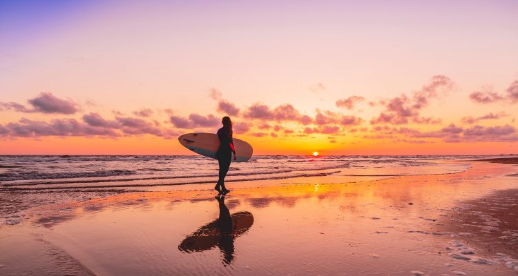 Discover the best surfing spots in California, from Huntington Beach to Mavericks. Whether you're a beginner or an experienced surfer, find the perfect wave along California's diverse coastline.